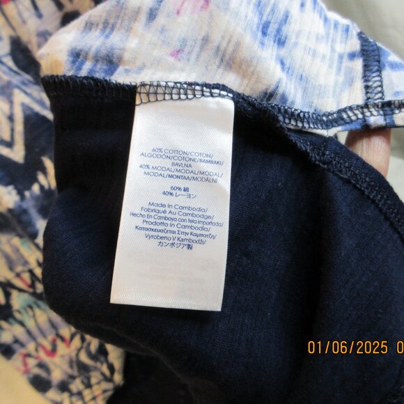 CHAPS SPORT~ BLUE WITH A GEOMETRIC PATTERN FRONT~60% COTTON 40% MODAL SIZE LARGE - Picture 3 of 5